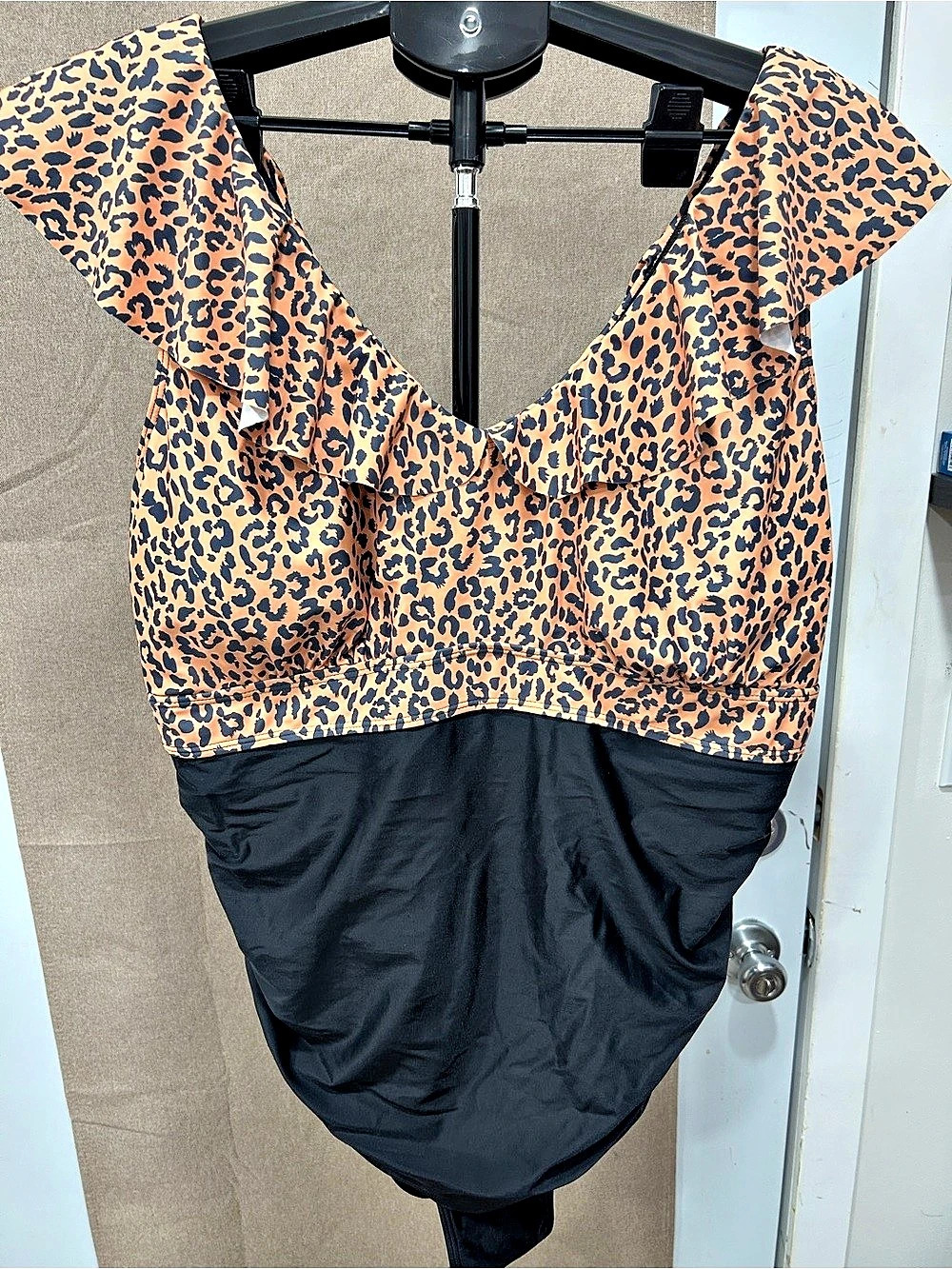 Women's Leopard Print One-Piece Swimsuit